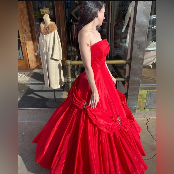 Vintage 1950s Red Ballgown - Picture 2 of 6
